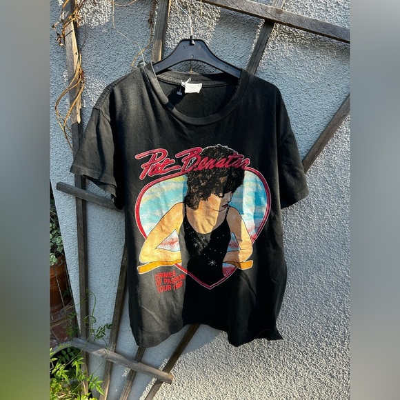 Madeworn Pat Benatar Crimes of Passion Cropped Tee - Picture 15 of 16